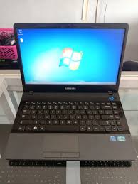 SAMSUNG 300E Intel